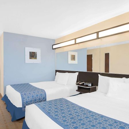 Microtel Inn & Suites By Wyndham Waynesburg Экстерьер фото