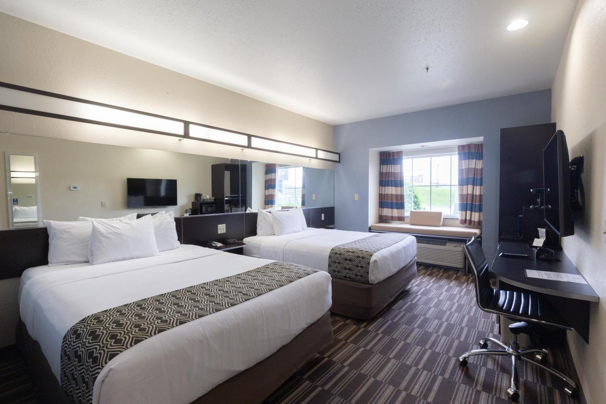 Microtel Inn & Suites By Wyndham Waynesburg Экстерьер фото