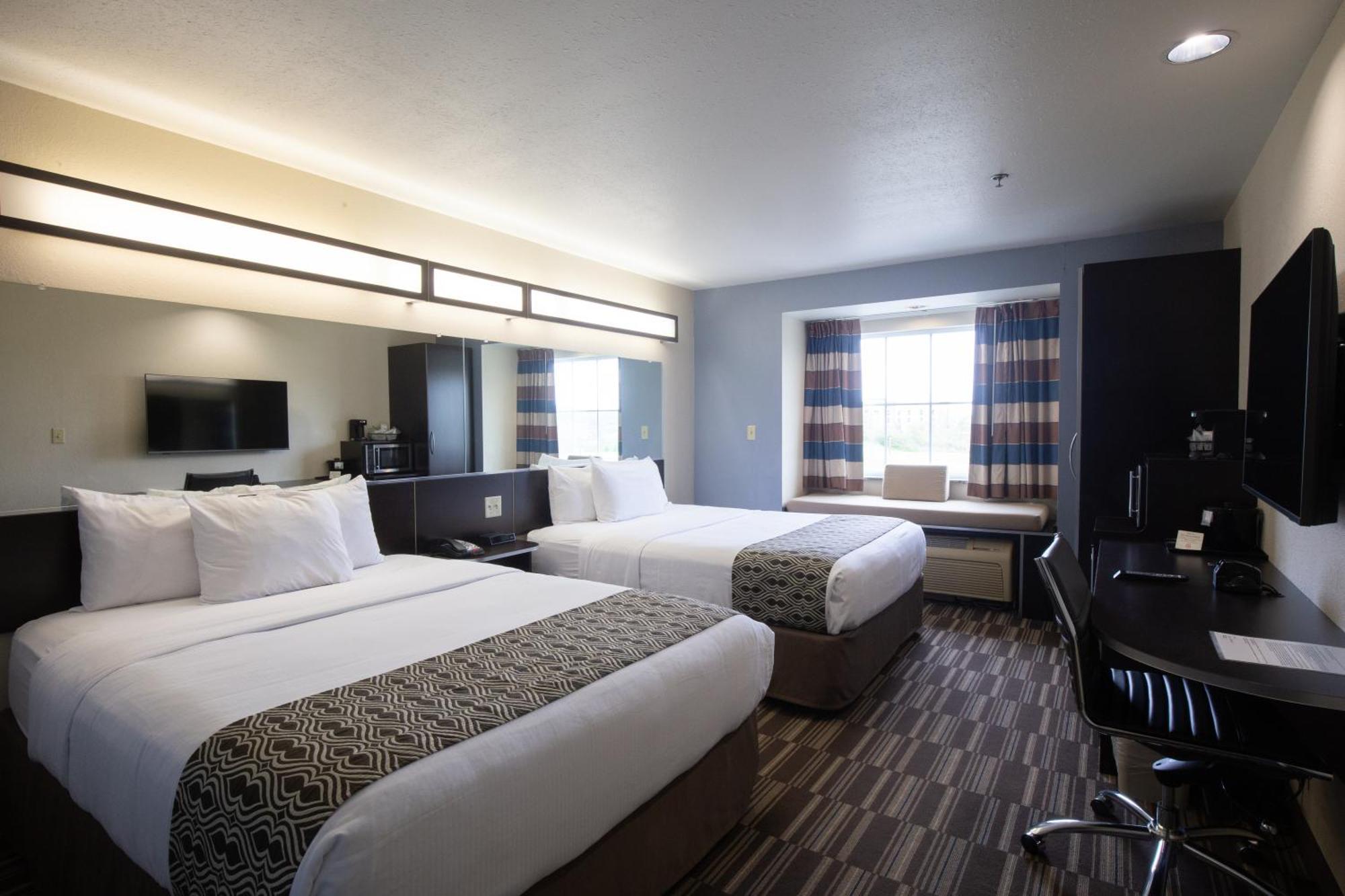 Microtel Inn & Suites By Wyndham Waynesburg Экстерьер фото