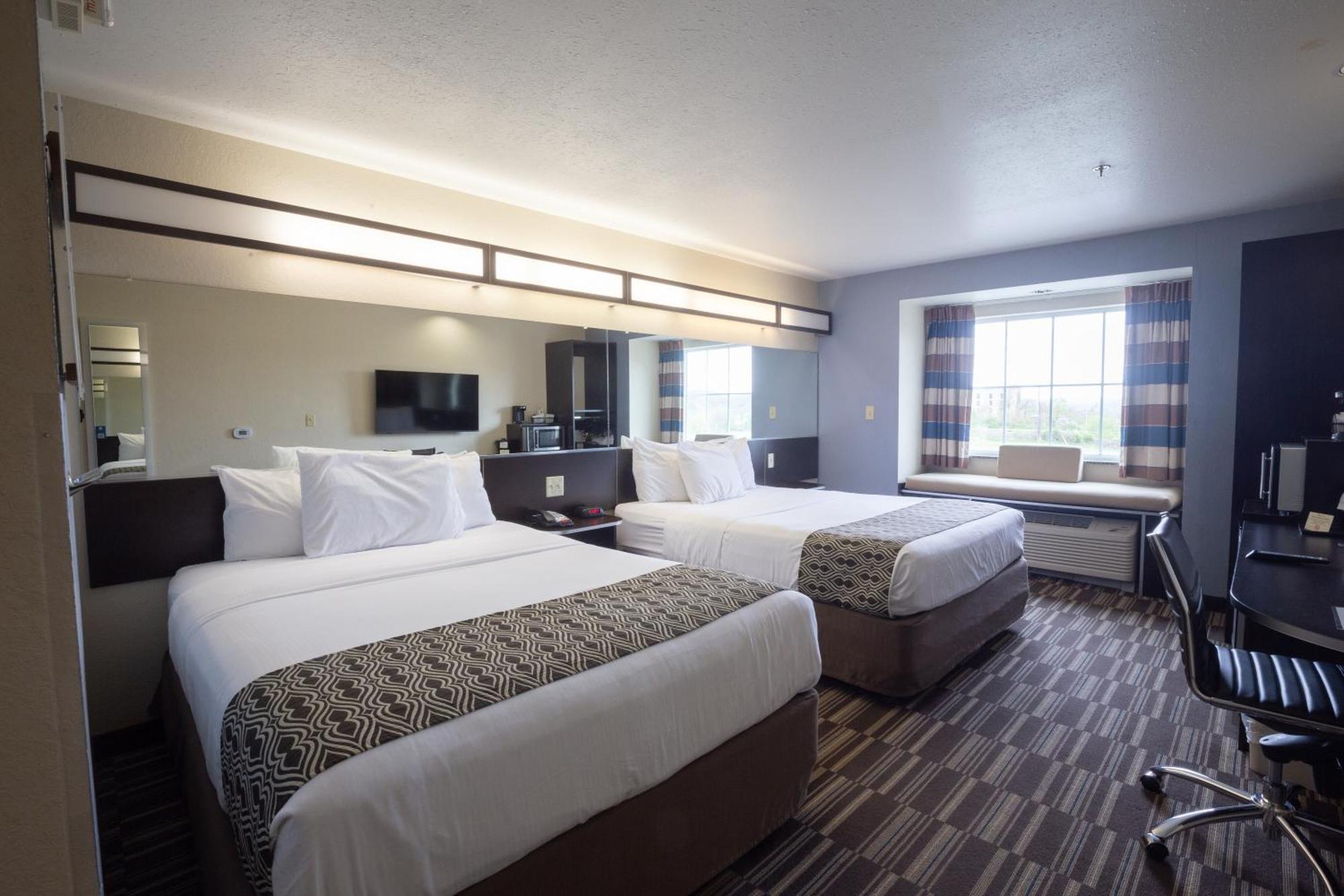Microtel Inn & Suites By Wyndham Waynesburg Экстерьер фото