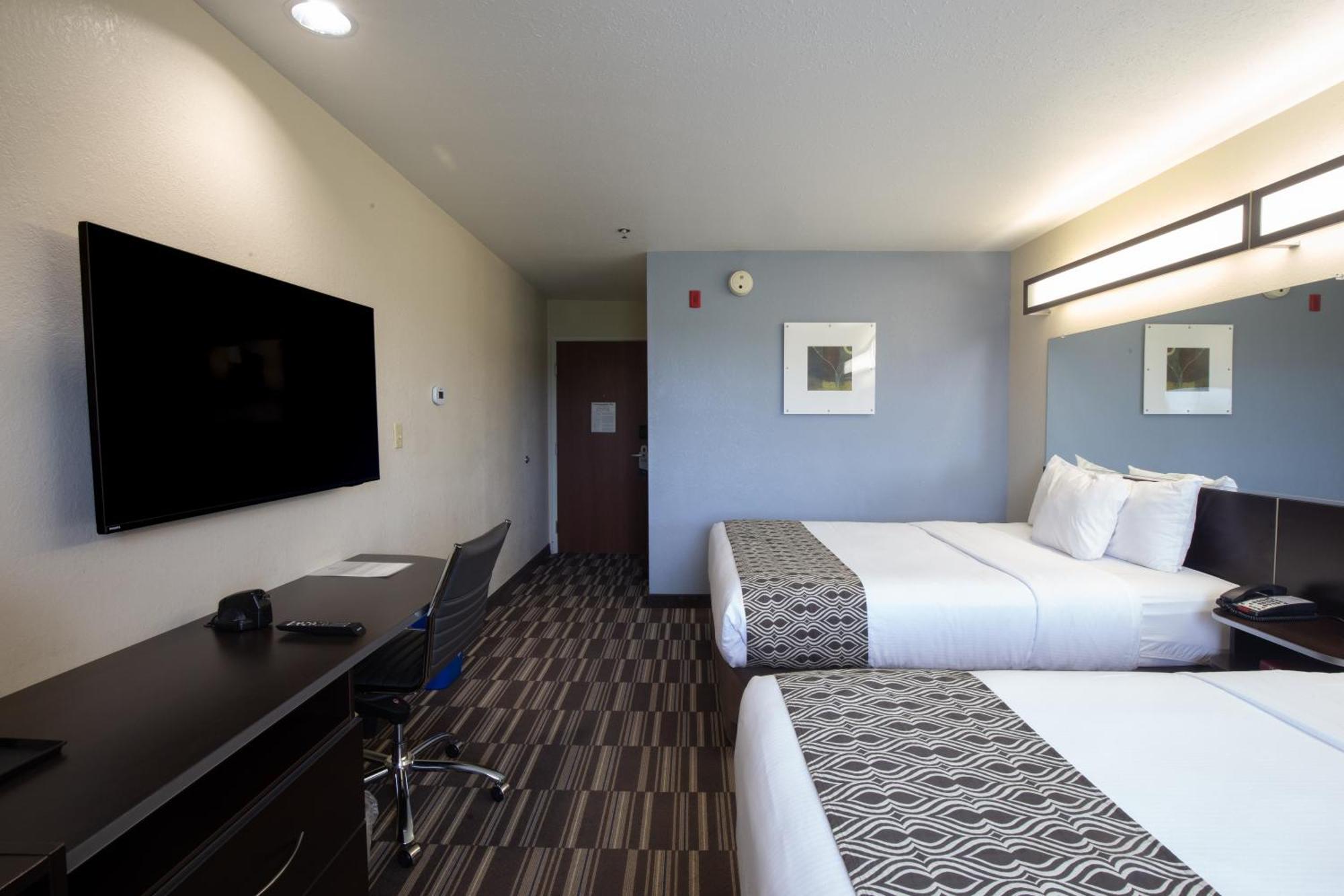 Microtel Inn & Suites By Wyndham Waynesburg Экстерьер фото
